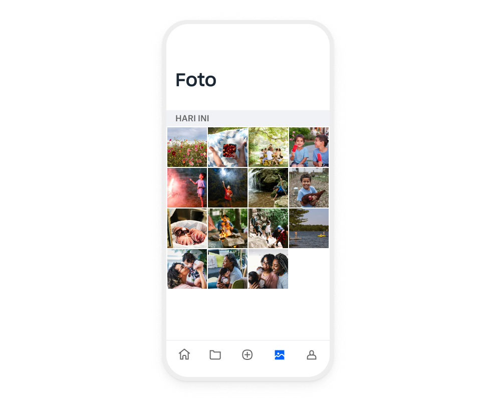 Koleksi foto yang disimpan di akun Dropbox pengguna di aplikasi mobile